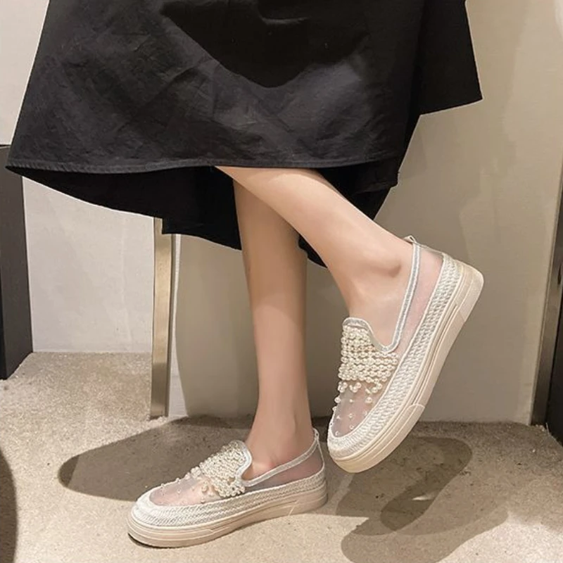 حذاء بدون كعب نسائي سميك موديل 2025 للربيع والصيف بتصميم شبكي مزين بالكريستال سهل الارتداء على الأحذية أحذية عصرية #4