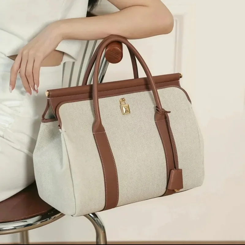 

2025 Women's High-Quality Leather Shoulder Bag Luxury Travel Commuter Handbag Single Color Splicing Designer Style