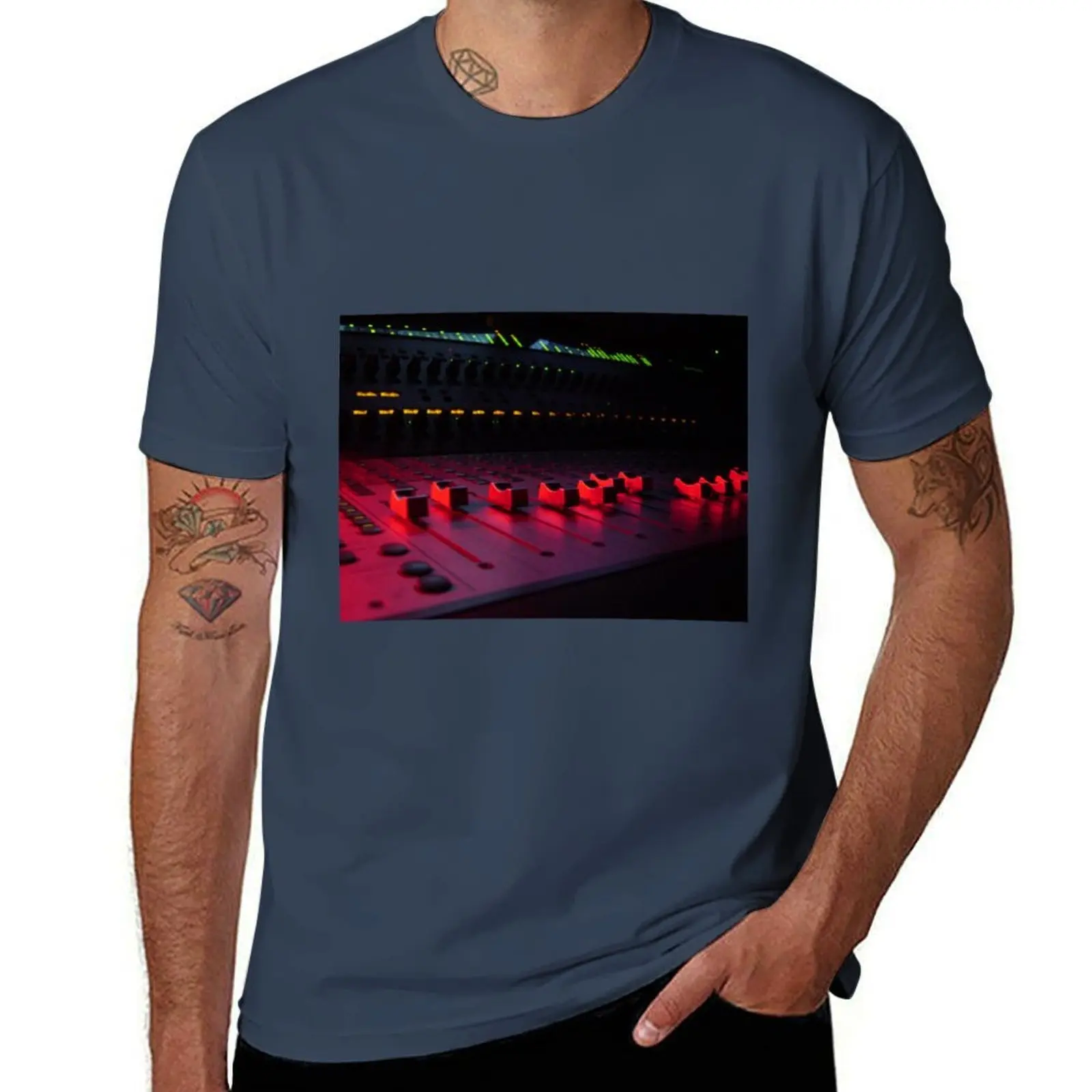 Red Faders T-Shirt Plus Size Basic Cotton T-Shirt