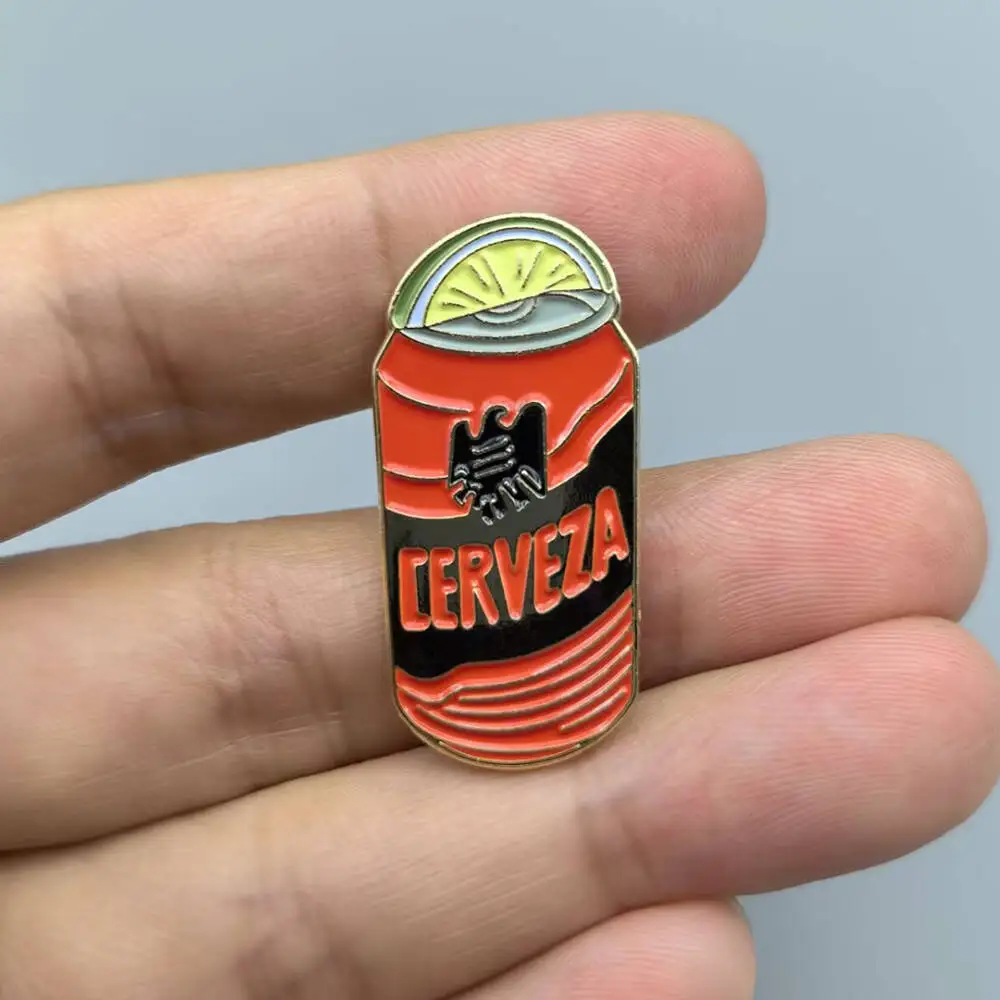 Simpatico aquila Cerveza Spille smaltate Bere birra Spille Distintivi Spille Gioielli di moda Accessori di abbigliamento Regalo di amici