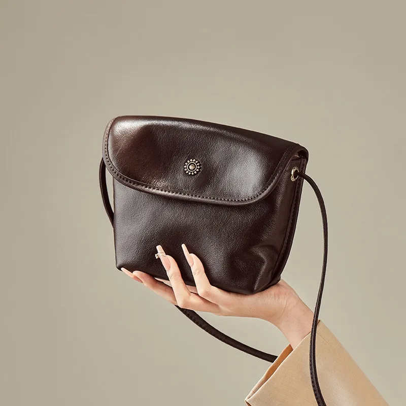 

2025 new vegetable tanned bucket bag, niche fashion design sense, shoulder bag, high-end women's bag