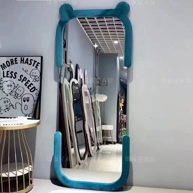 Lustro pełnowymiarowe dla influencerek