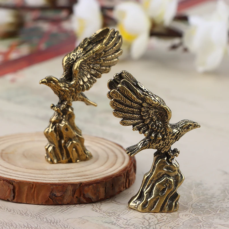 

1Pc Antique Copper Eagle Statue Small Ornaments Vintage Brass Animal Figurines Crafts Desk Home Decorations Accessories Gifts