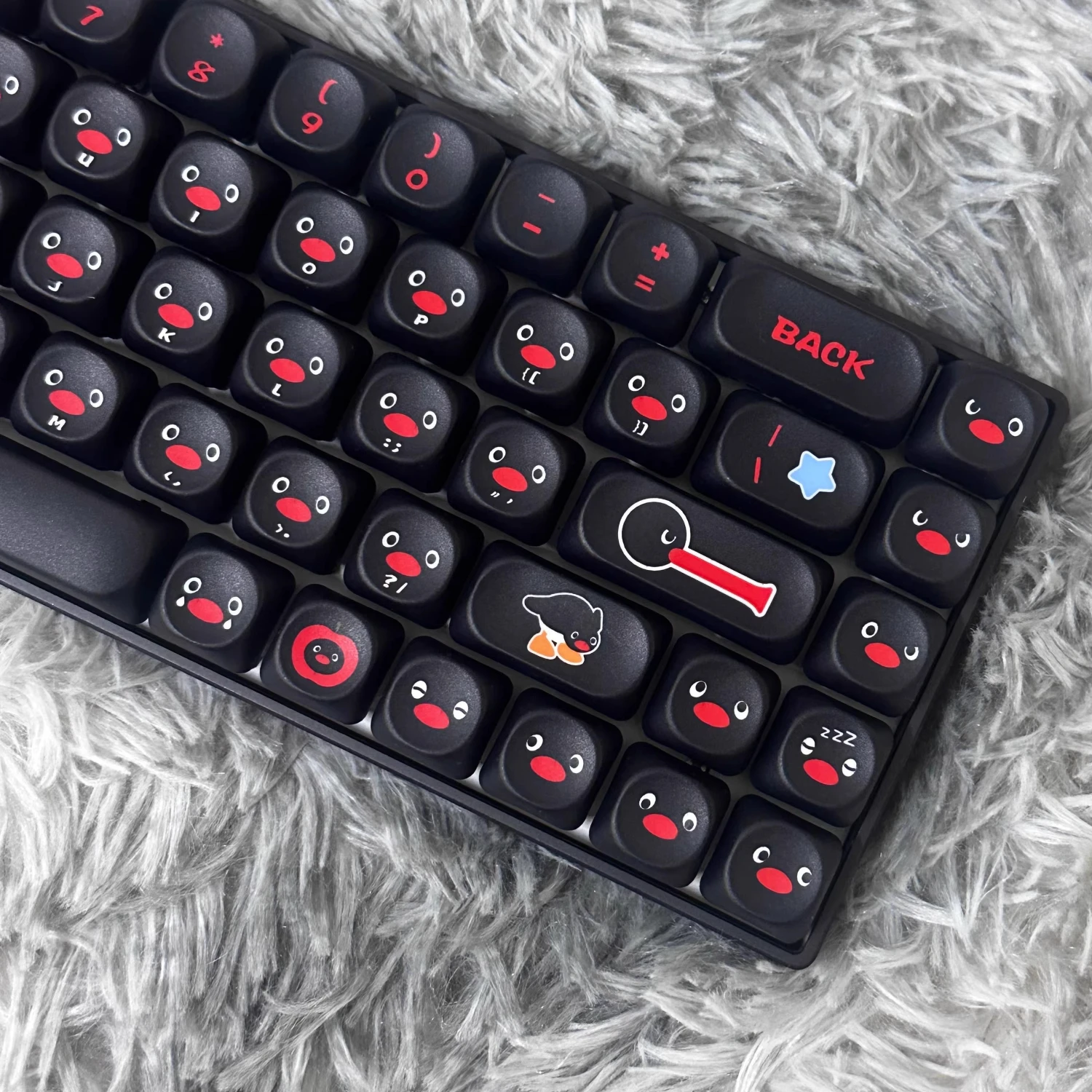 

MAIMOOO Anime Pingu Keycap 97/118 Keys MOA Profile PBT Thermal Sublimation Black Cute Penguin Keycaps for Mechanical Keyboard