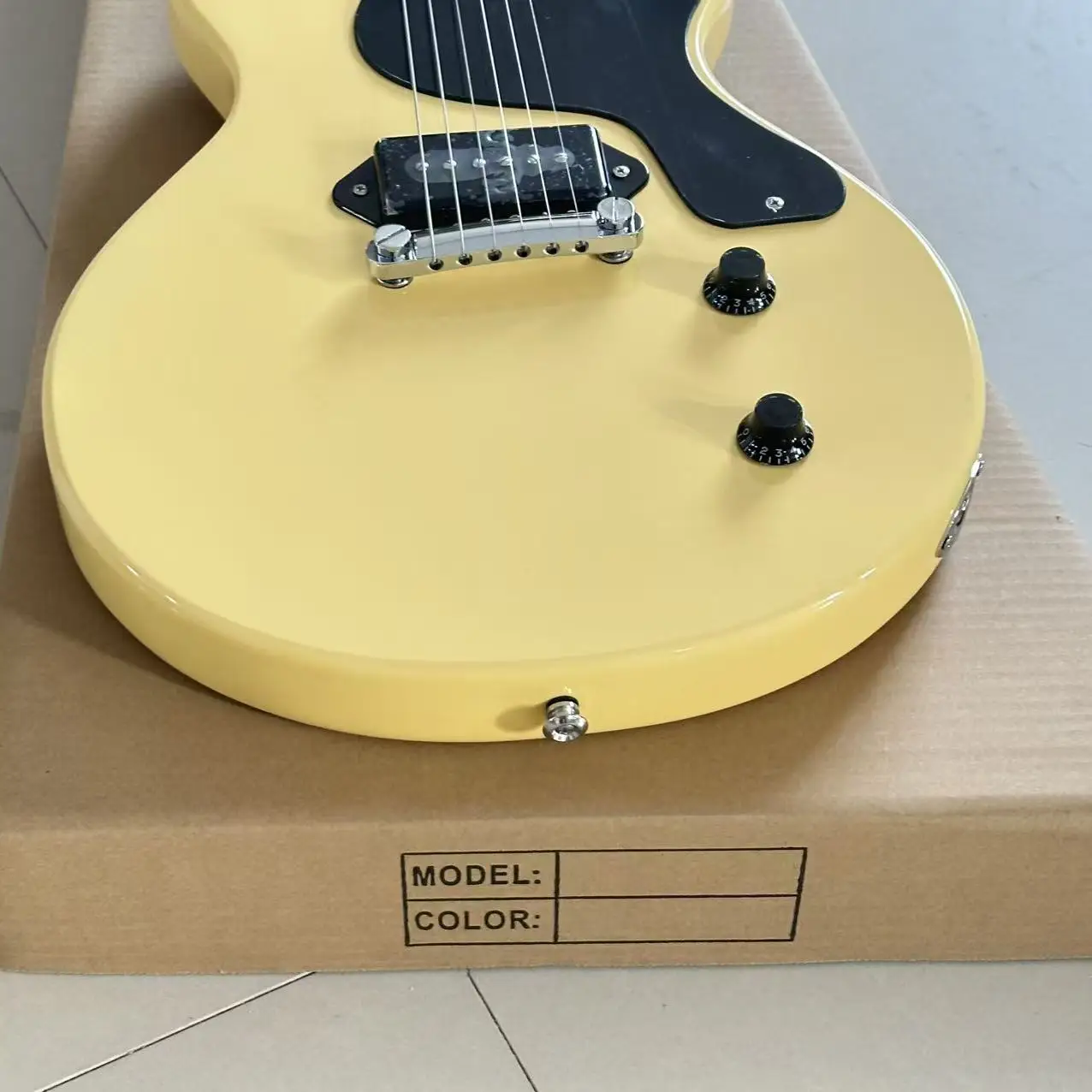 Thumbnail 3 - #13 Latest Guitars Offers