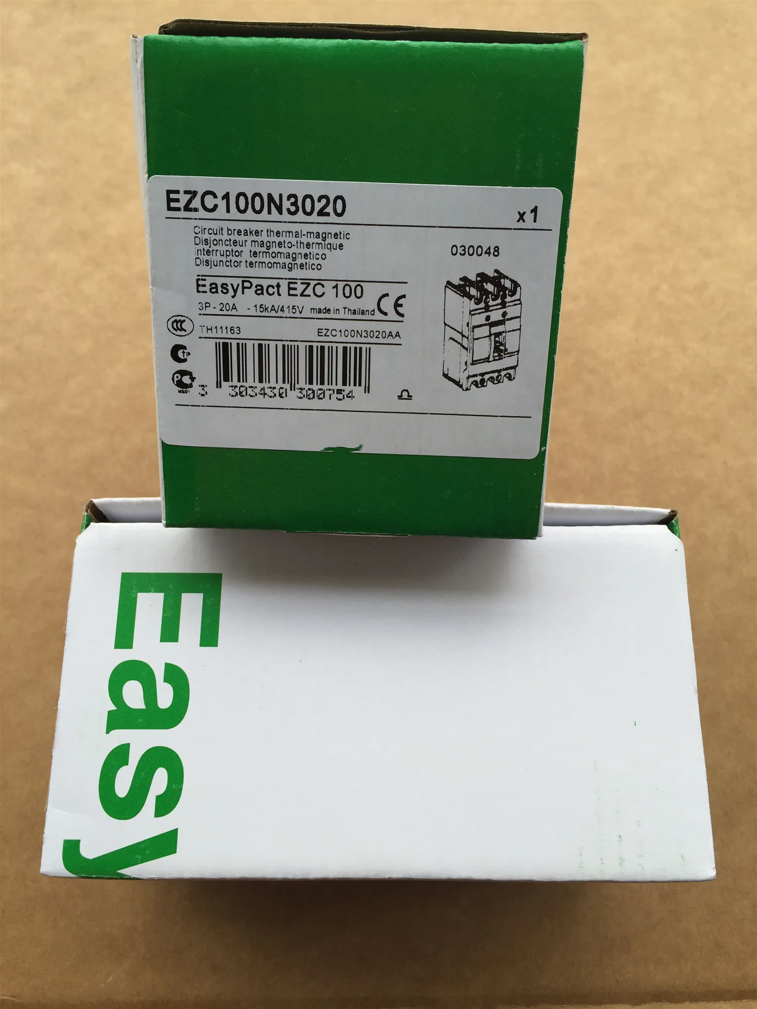 100% new and original Schneider electric Molded-Case Circuit Breakers Switch MCCB EZC250N 4P TM125D 25KA