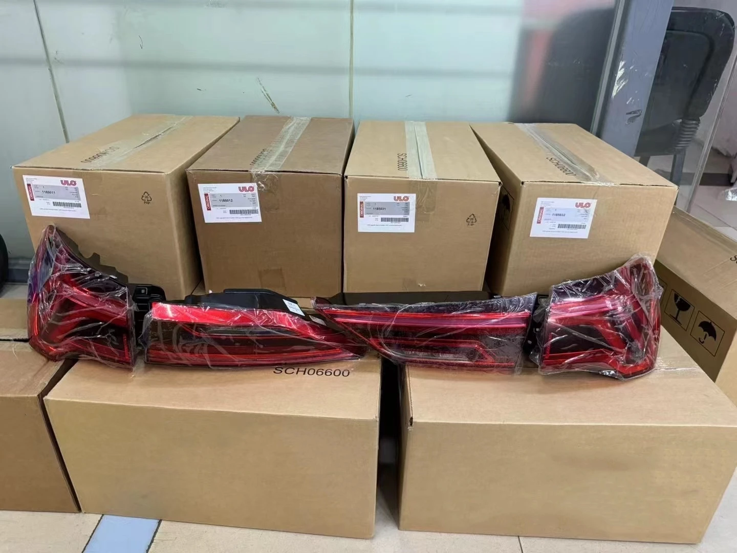 

For Audi Q3 F3 dynamic turn signal LED tail lights