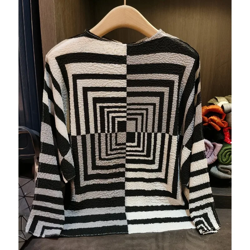 

Miyake Pleated T-shirt Striped Long-sleeved T-shirt Women 2025 Fall New Large Size Loose Simple Casual Blouse Bottoming Shirt