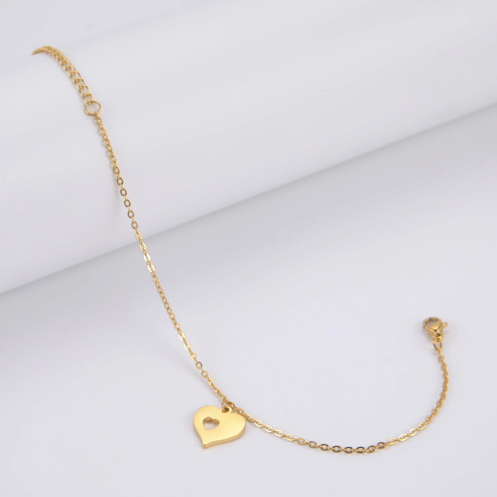 Kkjoy Modische Goldfarbene Edelstahl-Fußkettchen mit Rundem Hohlem Herz für Damen, Schmuckgeschenk für Frauen, Großhandel – Detail 11