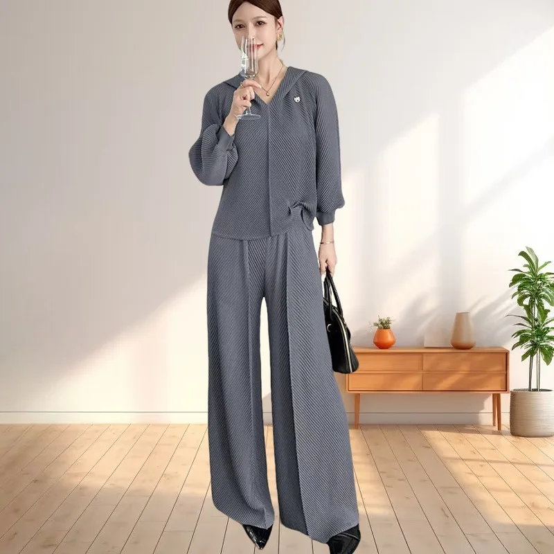 

Miyake плиссированный повседневный женский костюм, свободный топ с капюшоном и рукавами «летучая мышь», прямые брюки с высокой талией, простая эластичная пригородная одежда