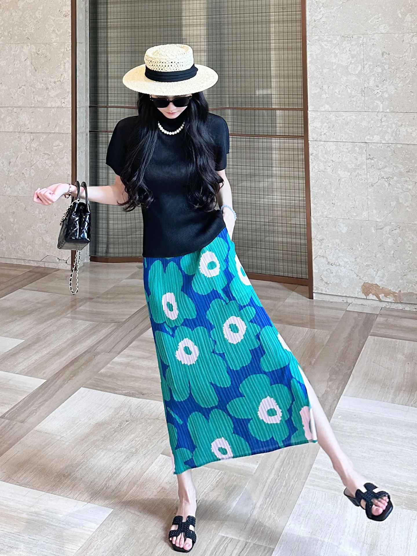 

Elegant Black Half High Collar Printed Half Skirt Set Summer Fashion Ensemble Polyester Short Sleeve round Neck Two-Piece Suit