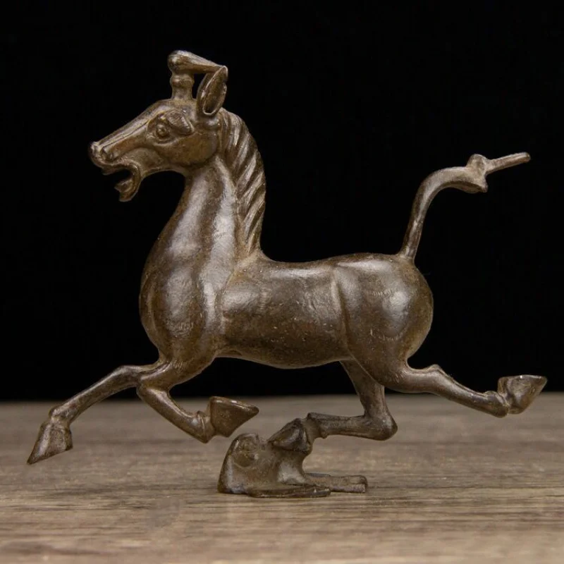 

Antique-Style Copper-Plated Horse Treading on Flying Swallow Ornament Horse Success Twelve Zodiac Horses Home Living Room Office