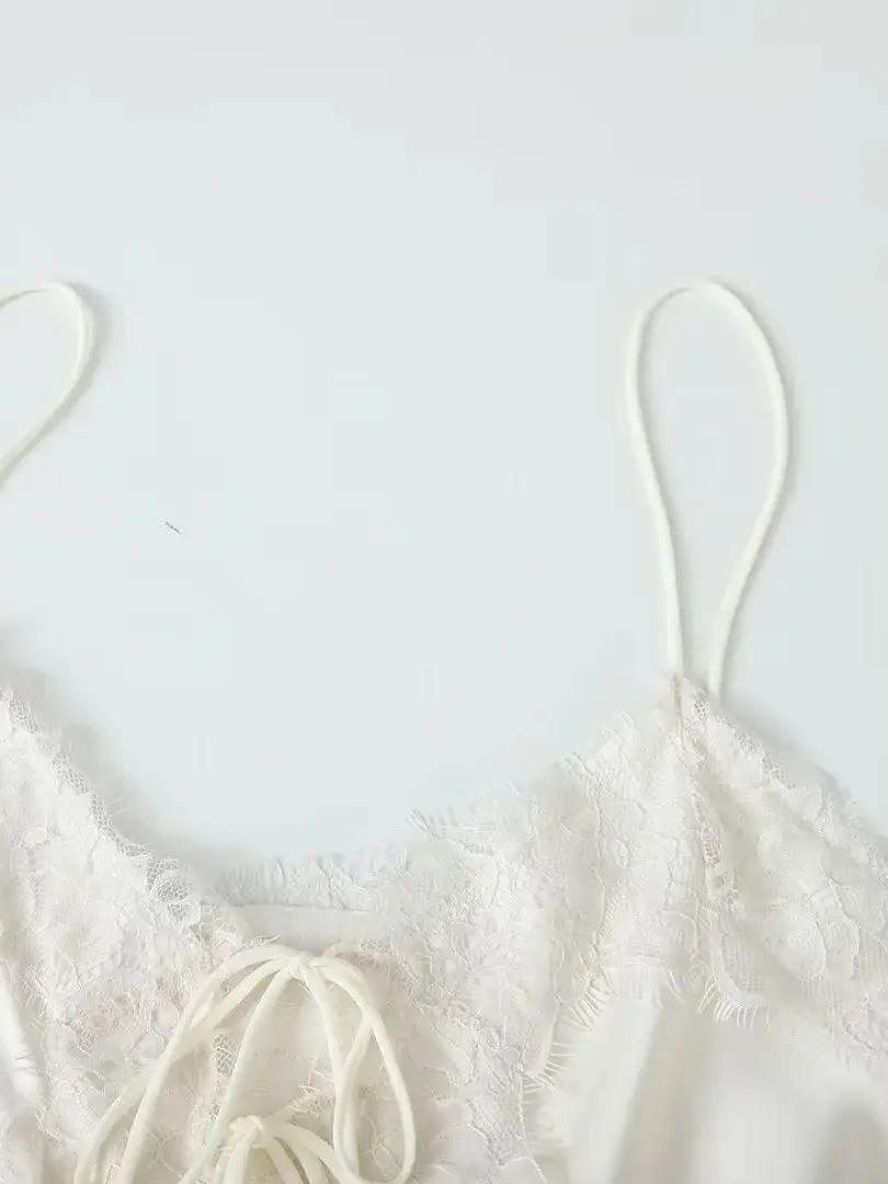 Robe élégante en Satin de soie et dentelle pour femmes, bretelles beiges, col en v, Sexy, ample, dos nu, à lacets, fendue, Robe de soirée, nouvelle collection 2025