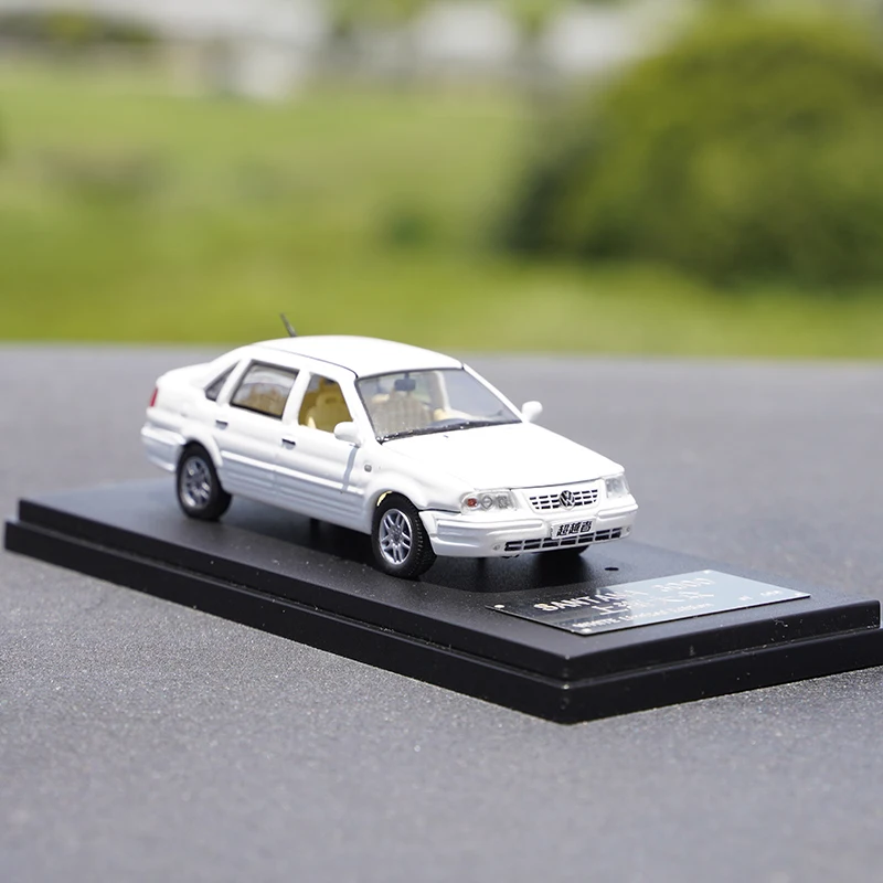 1:43 サンタナ 3000 合金車ダイキャスト & おもちゃの車車モデルミニチュアスケールモデルカー子供のための