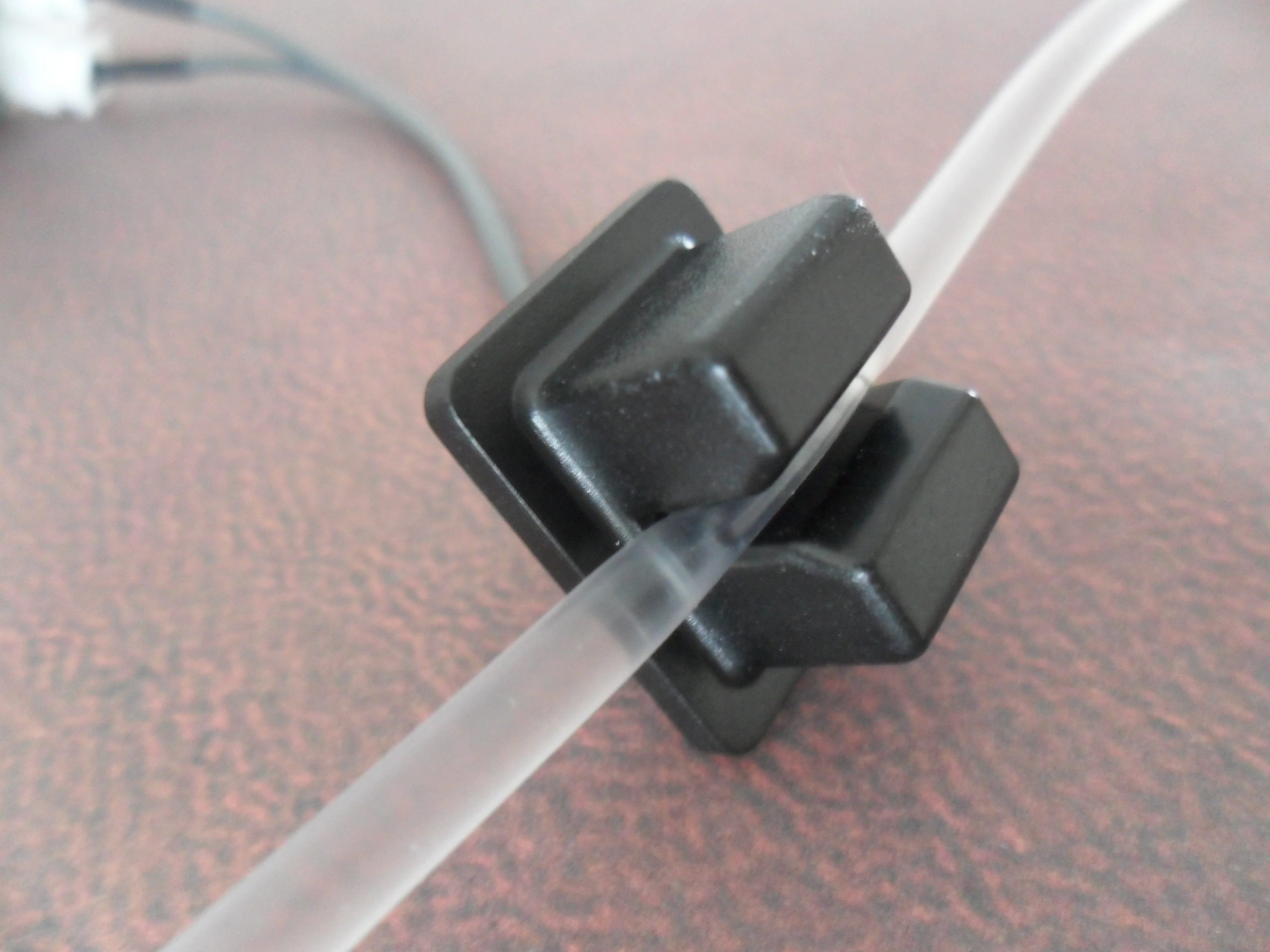 Bubble Sensor Bubble Detector Ultrasonic Bubble Detector Slot Width: mm Suitable For 3.55 mm Hose