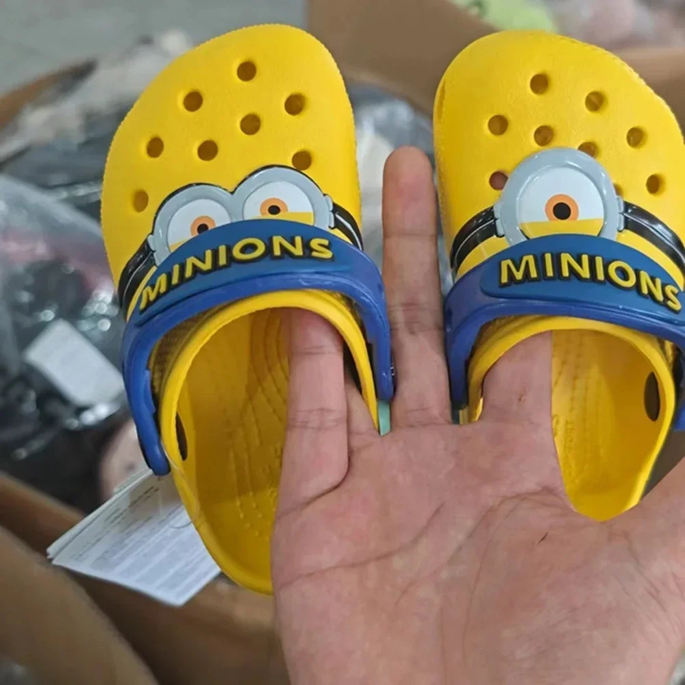 Anime Kawaii Minions Hole Sandals Stuart Dave Slippers Sandals Kawaii EVA Anime Home Beach Shoes Summer Children's Sandals