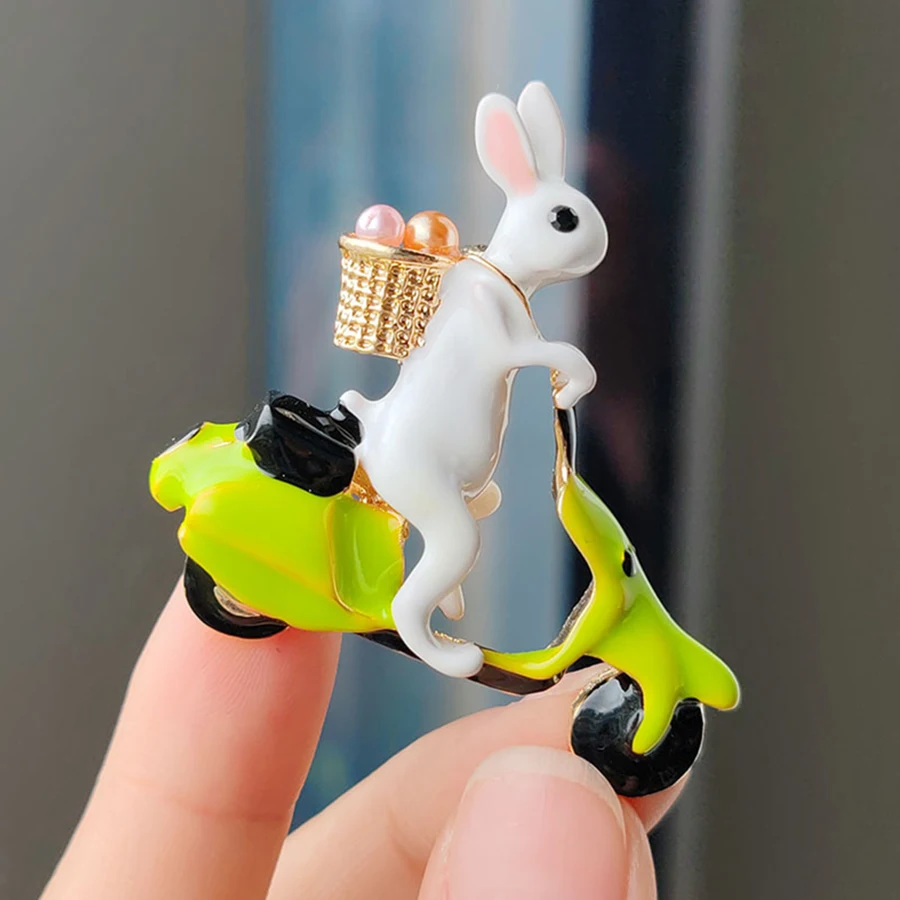 Cute Enamel Pins Rabbit Brooches For Women Animal Riding Bike Carry Pearl Basket Brooch Pins Party Jewelry Gift
