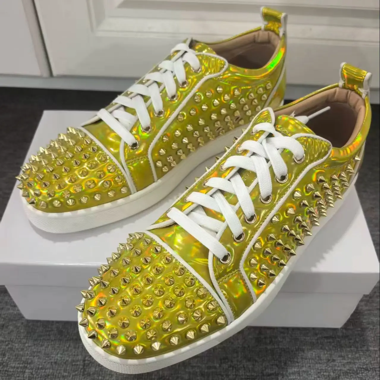 Men Holographic Gold Metallic Full Spike Studded Low Top Sneakers White Lace Up Fashion Punk Rivet Casual Walking Shoes Durian