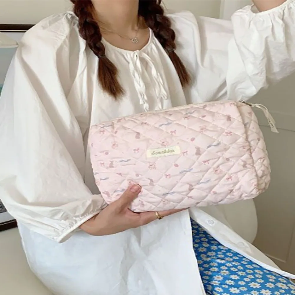 Bolsa de cosméticos acolchada de color rosa para mujer, estuche de maquillaje de tela de doble capa suave y transpirable, bolsos con cierre de cremallera, bolsa de mamá