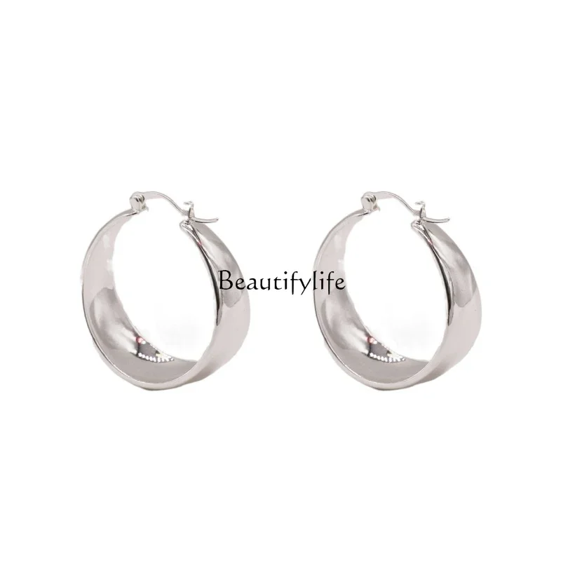 Large circle earrings women's new trendy personality versatile earrings high-end temperament cold wind earrings