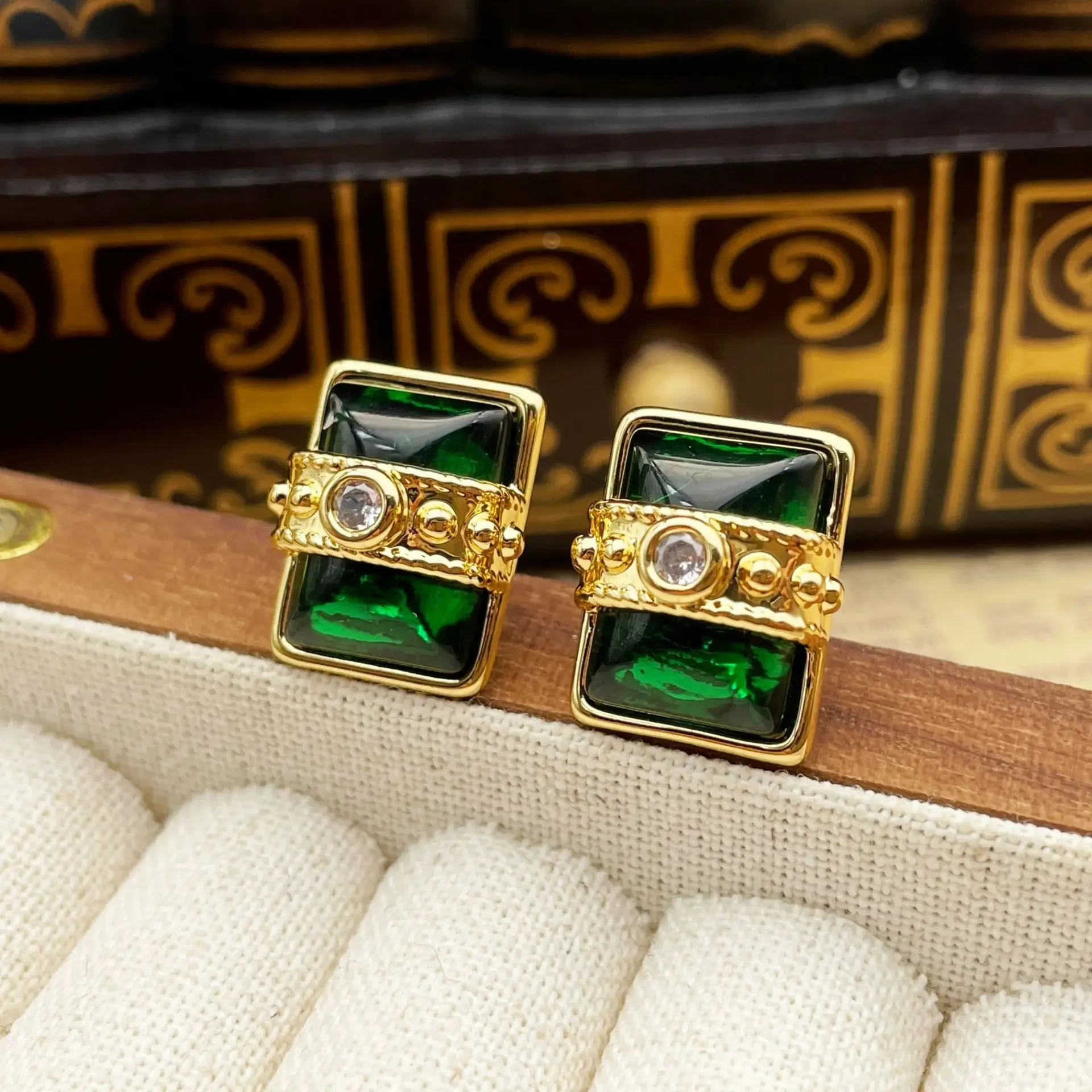 

Exquisite Versatile Ethnic Style Antique Geometric Emerald Earrings