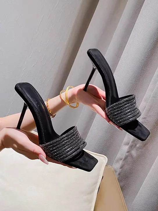 

Miaotu/Новые женские босоножки на высоком каблуке с квадратной головкой и открытым носком на тонком каблуке, бархатные шелковые женские oes Sparkling Diamond Bla