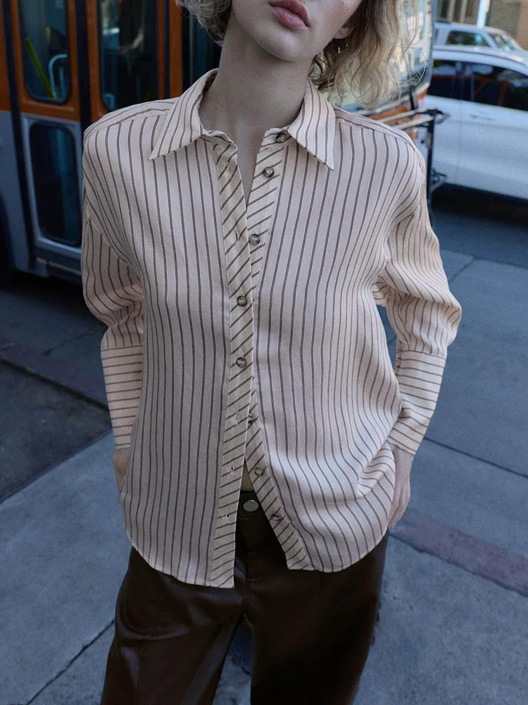 

Весна 2026: Новинка! Модный женский сценический костюм в этническом стиле с длинными рукавами, свободными манжетами, отложным воротником и полосками.