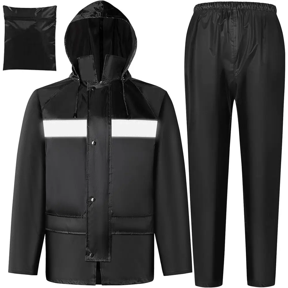 

Компактные водонепроницаемые костюмы с отстегивающимся капюшоном и брюками для активного отдыха на природе