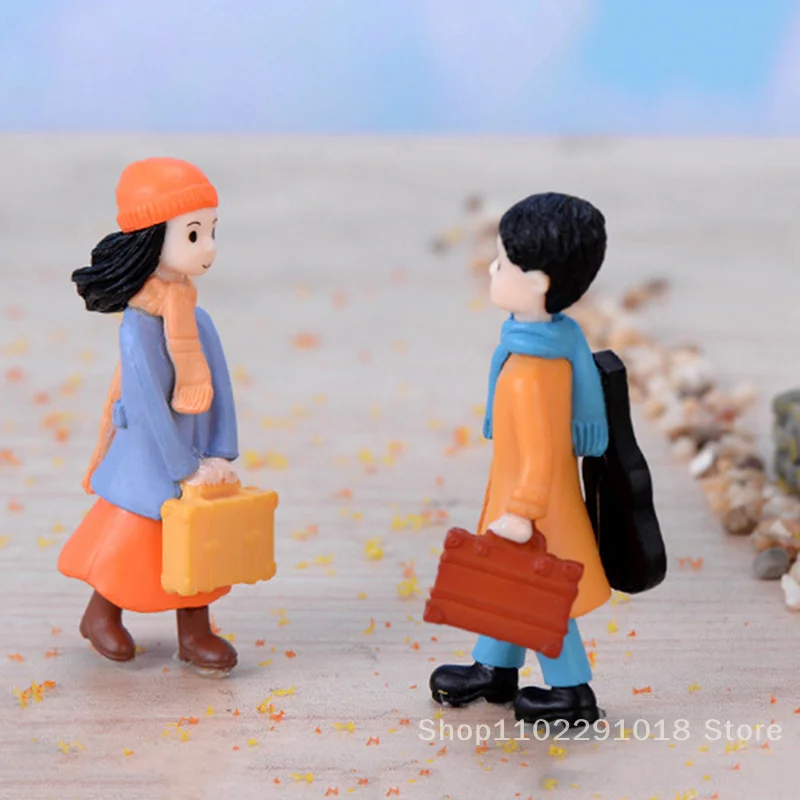 

Travel Couple DIY Mini Miniature Fairy Garden Dollhouse Decor Micro Landscape