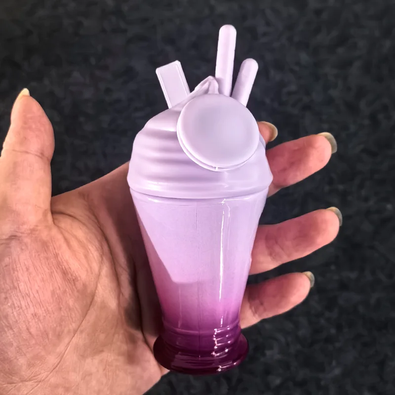 1 flacon de parfum élégant en forme de crème glacée/flacon distributeur de produits de soin de la peau, disponible en 5 combinaisons de couleurs rêveuses, un vaporisateur de parfum portable amusant et