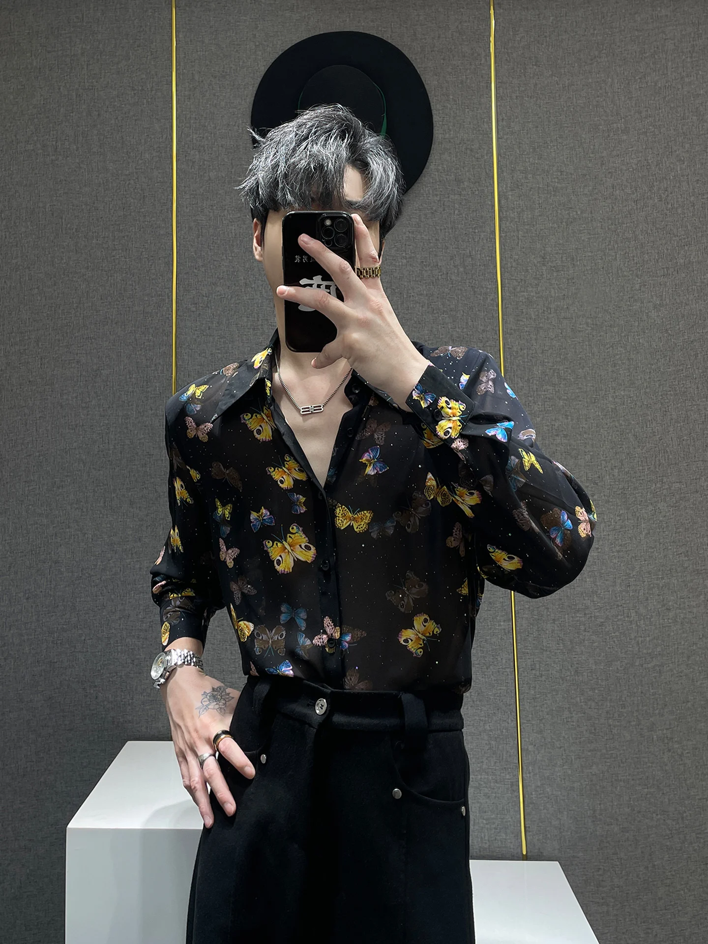 

Elegant Men's Long Sleeve Shirt Print Gold Embossed Breathable Fashionable Summer Casual Loose Fit Youth Apparel