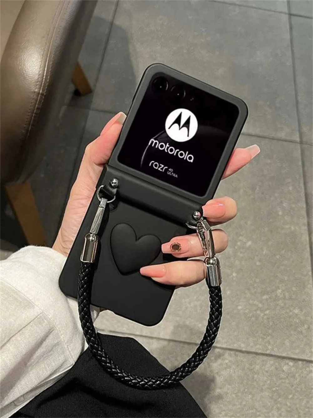 

Korean Luxury Love Bracelet Hinge Phone Case For Motorola Moto Razr 40 Ultra 50 Ultra Razr 60 Razr Plus 2023 2024 Cover Funda