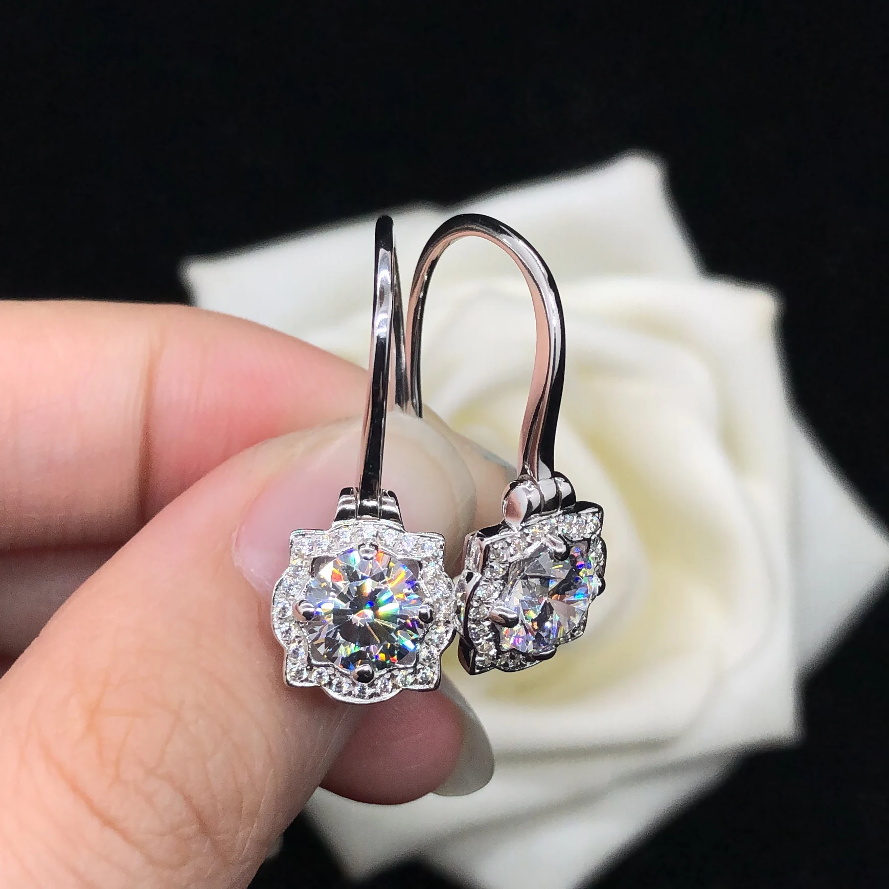 ¿Por qué elegir los pendientes de diamante de cadacho de 6,5 mm para tu próximo regalo?