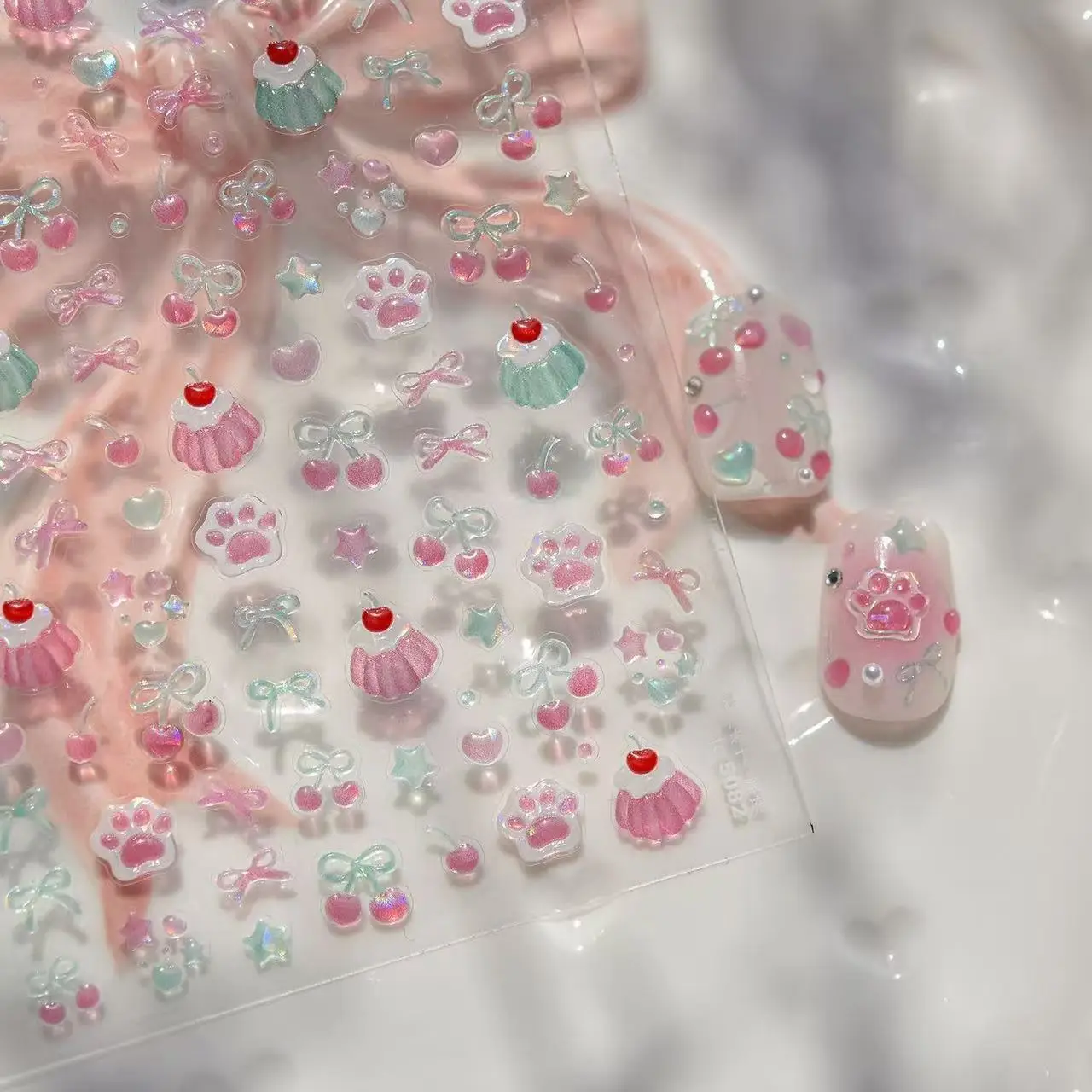 Naklejki do manicure Tomoni Jelly, urocze, popularne, super słodkie naklejki na paznokcie dla dziewczyn, naklejki pomocnicze do manicure z motywem kociej łapki, wiśniowego budyniu.