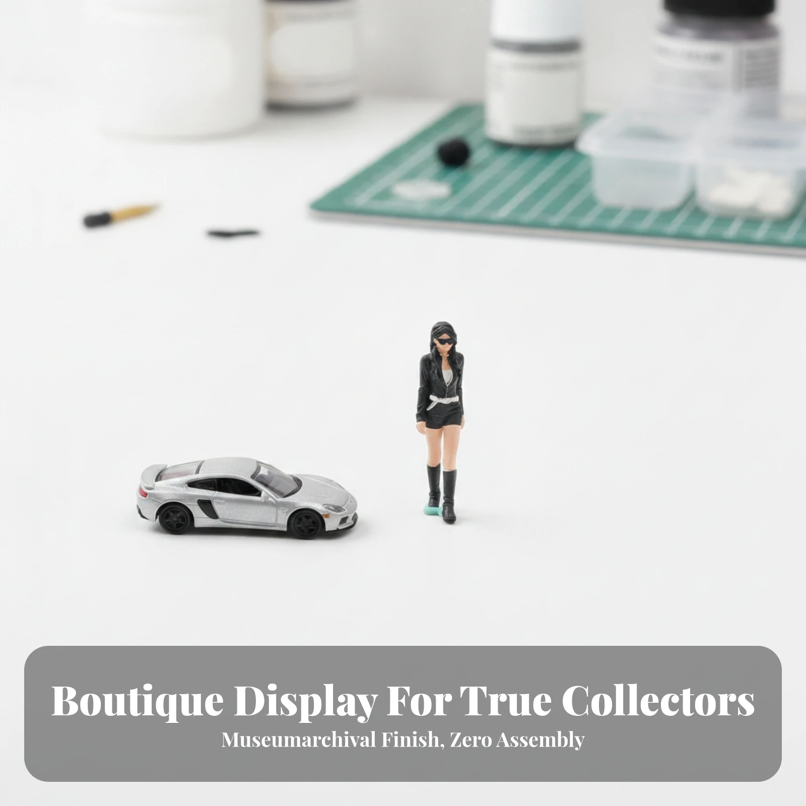 Resin Miniature Female Figurine Compact Collectible Miniature Woman Figure 1/64 Scale Mini Woman Model Lightweight