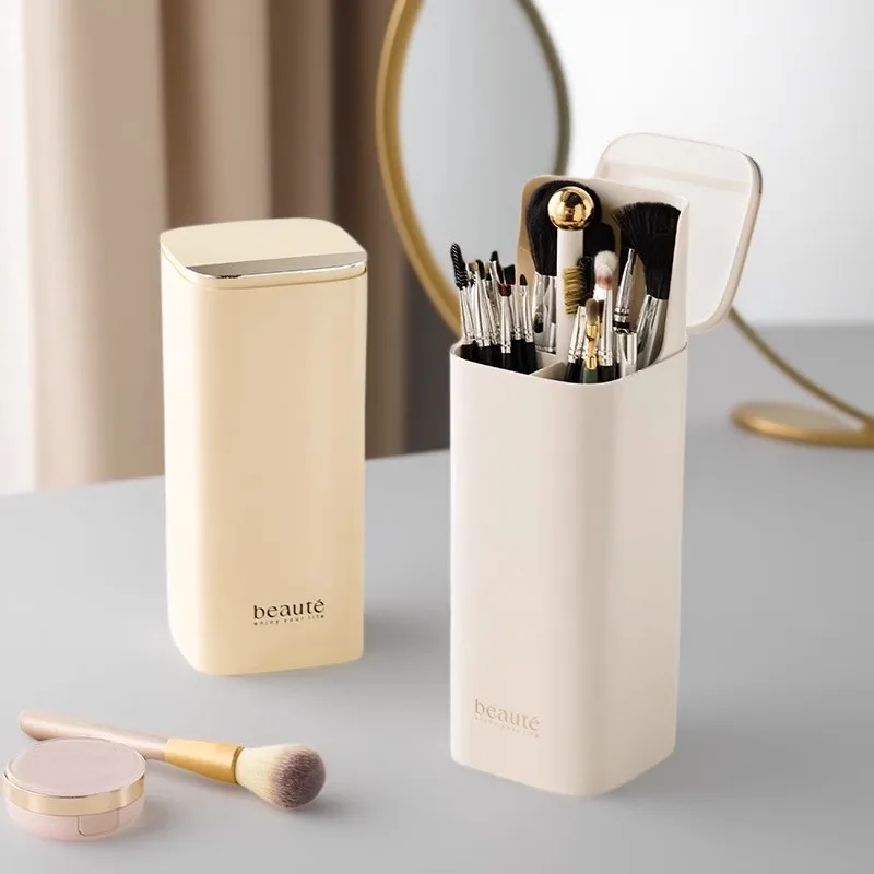 

Инновационный держатель косметических кистей с регулируемой функцией прессования для просторной и пылезащитной организации рабочего стола