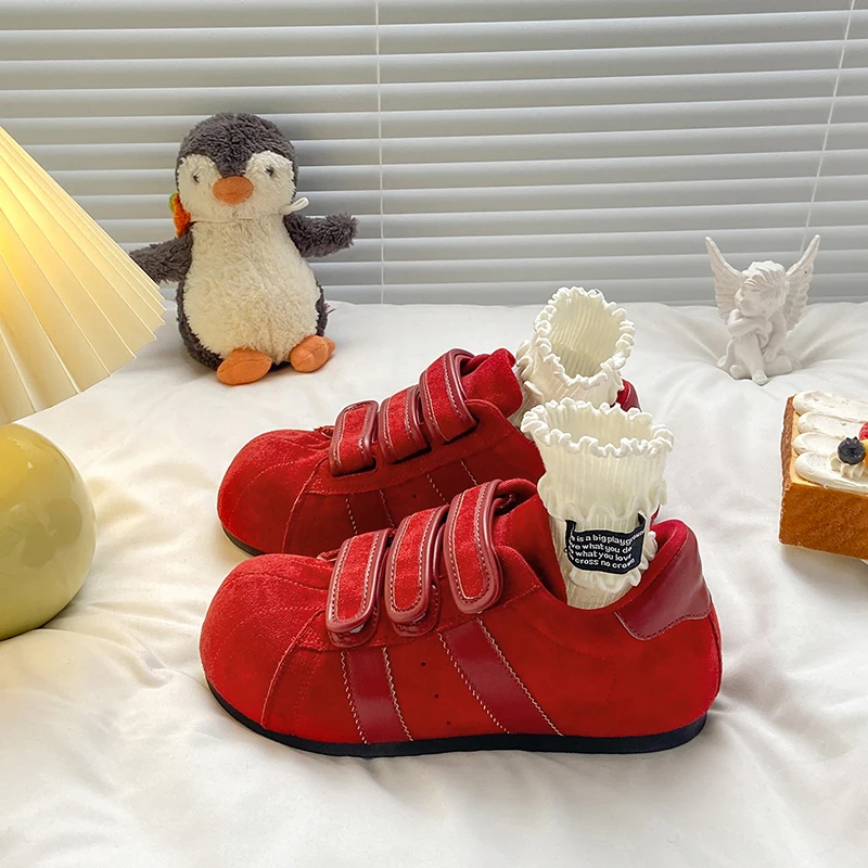 

Hook Loop Red Sneakers Women Inside Height Increasing Women's Vulcanize Shoes Light Casual Training Shoes Woman zapatos de mujer