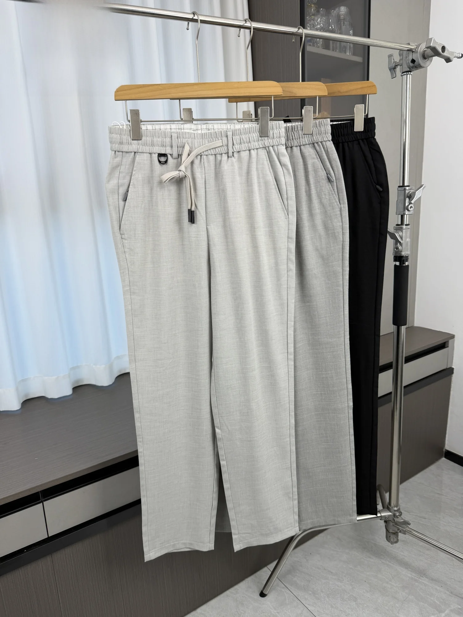 

Men's Casual Pants Linen Blend Breathable Lightweight Summer Straight Leg Comfortable Loose Fit Pants Not Sticky