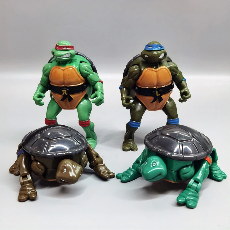 

Loose items: Ninja Turtles Figurine articulated action figures, motocross racers, articulated dolls, 3.75-inch soldier figures,