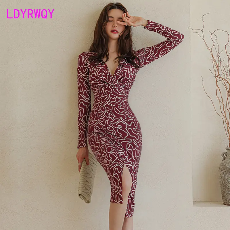 

2023 spring new Korean V-neck slim medium length printed pleated split sexy bottom dress