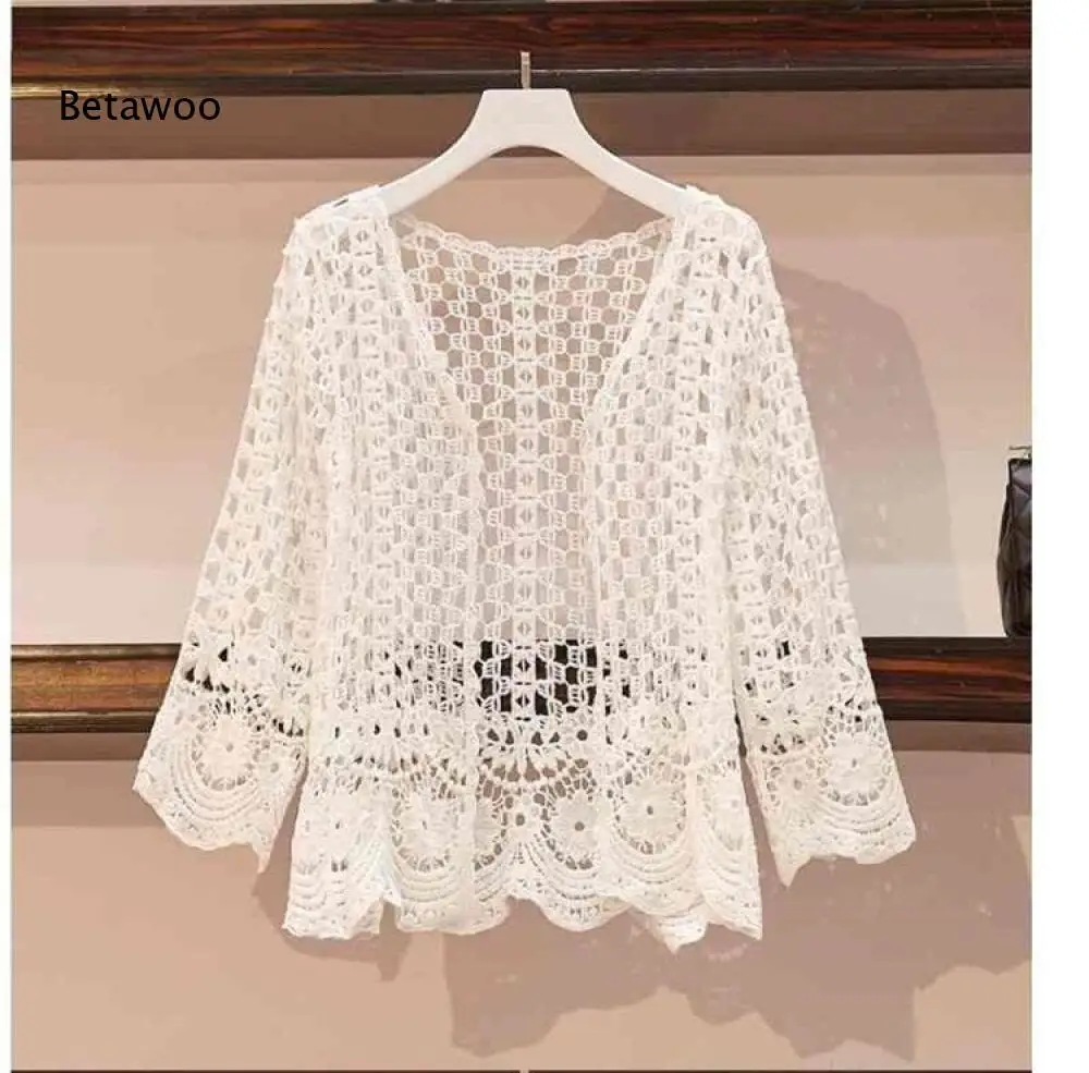 

Womens V Neck Crochet Knit Blouse with Scalloped Hem