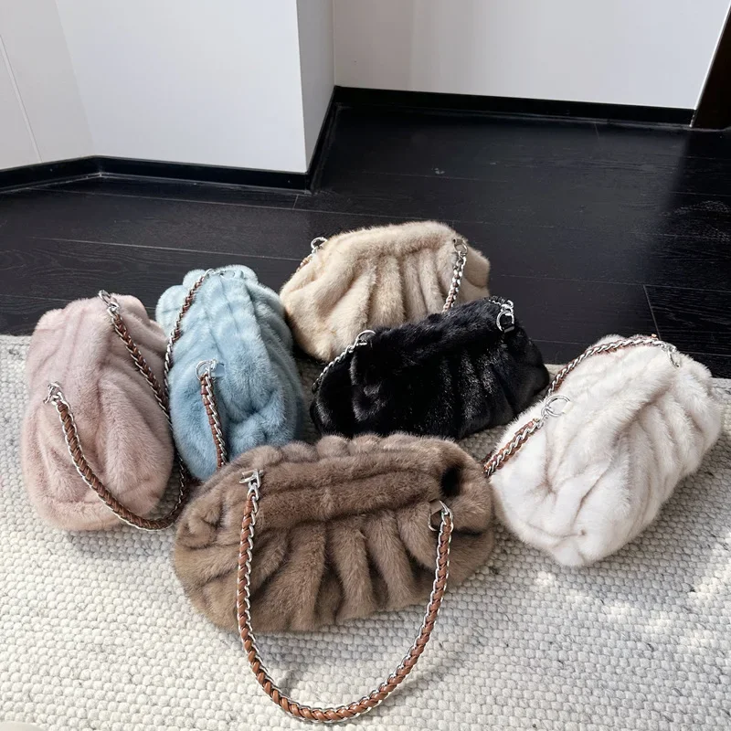 Fluffy Plush Dumpling Bag Faux Fur Bags for Women Handbags Faux Mink Fur Pouch Ruched Shoulder Bag Winter Warm Soft Cloud Clutch