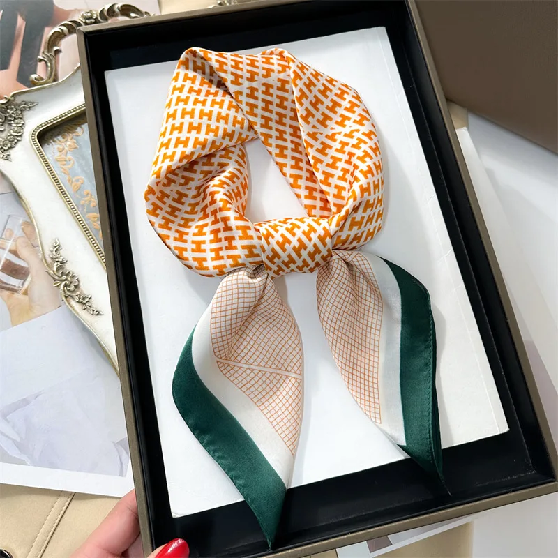 

New 70*70cm Popular Square Beach Scarves Four Seasons Kerchief Style For Women Luxury Headscarf 2024 Design Sunscreen Silk Hijab