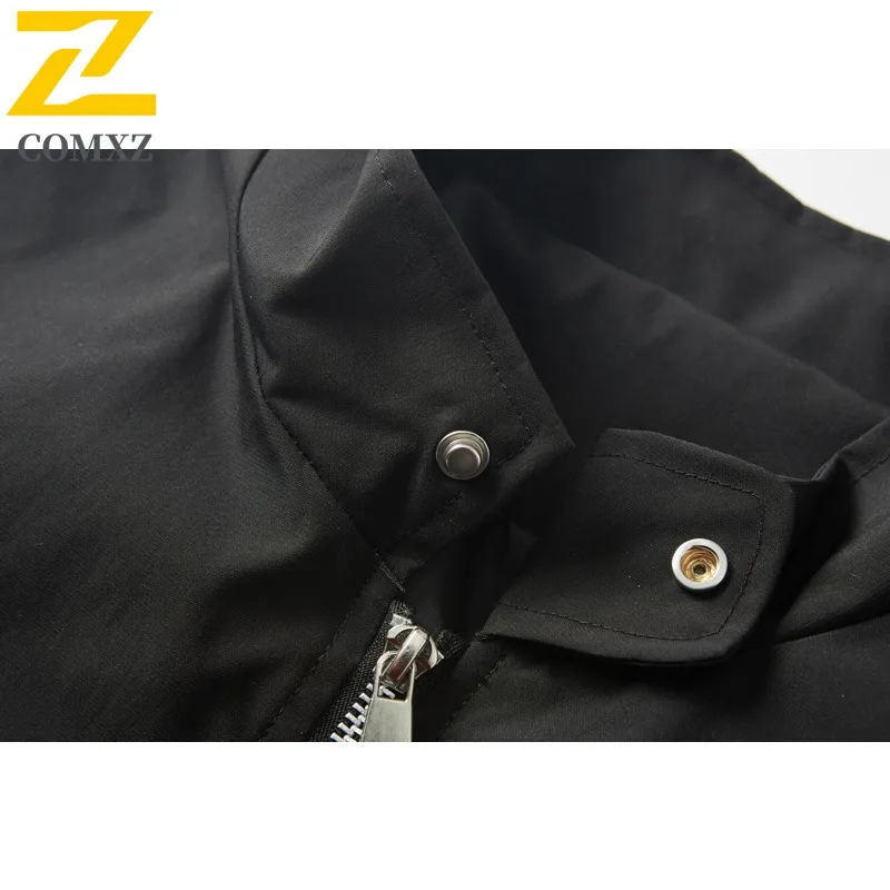 COMXZ 2025 الرجال الوقوف طوق سترة عادية الرياضة في الهواء الطلق تنوعا معطف الخريف جديد وصول موضة الشارع نمط سترة واقية #4
