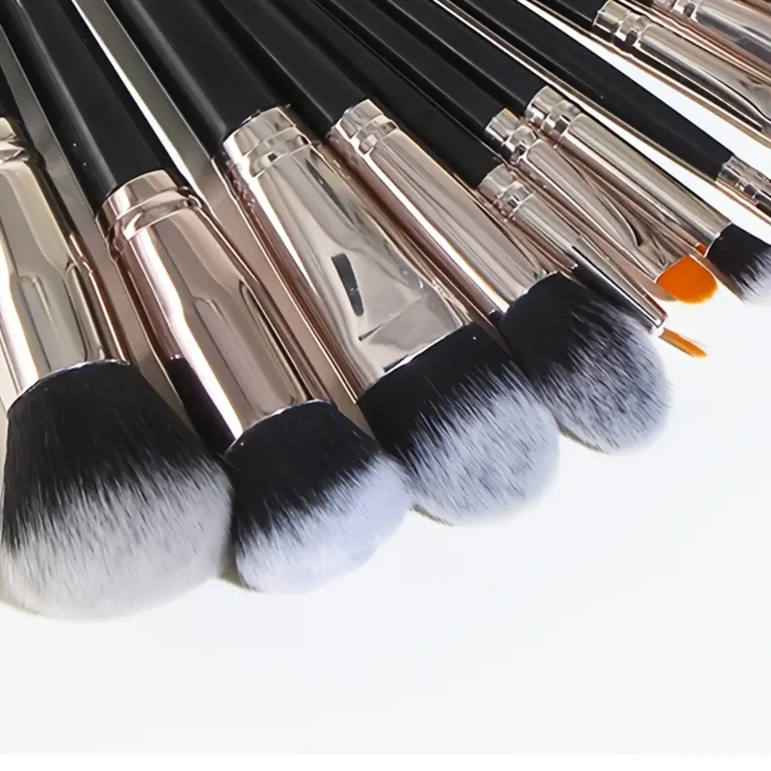 16PCS Makeup Brush Set - Professional Makeup Tools Kit for Power Blusher, Eyeshadow, Highlight, and Bronzer - Perfect for Flawle