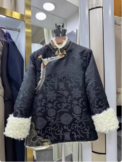

Chinese Xizang Winter Men's and Women's Warm Jacket Cotton Padded Clothes