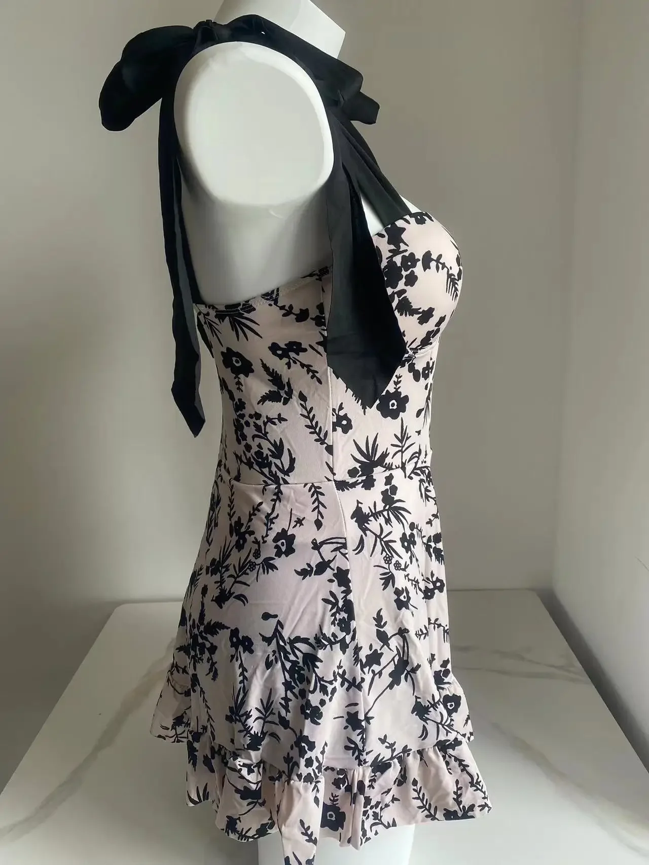 Costume da bagno con fiocco in cravatta da donna con ricamo in pizzo stile coreano copricostume con stampa arricciata e sottile costumi da bagno primaverili