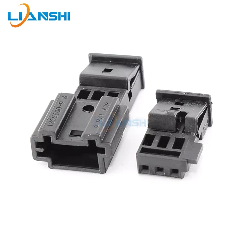 9-968700-1 is suitable for BMW tweeter car modification audio harness plugs. 1355620-1/1355600-9