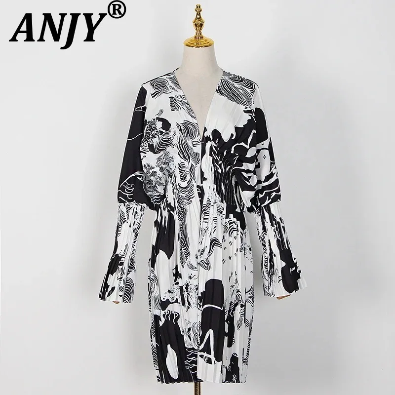 

ANJY 2026 Весна-Лето Новое женское элегантное платье во французском стиле, трендовое, с V-образным вырезом, принтованное, плиссированное, с завышенной талией, средней длины, A19552