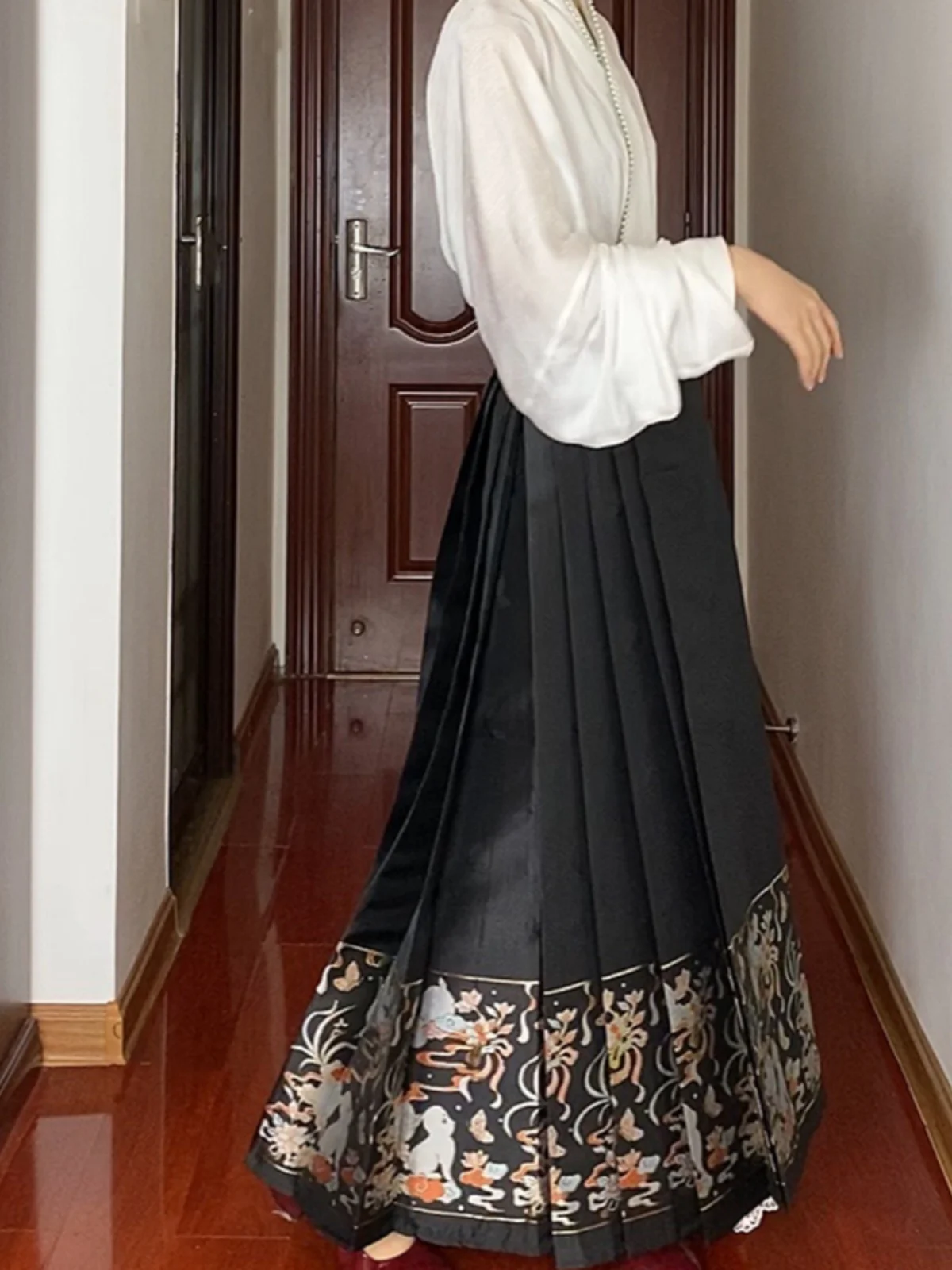 Original Hanfu Five pairs of pleats Open Ming-made imitation makeup flower horse face skirt Women's skirt woven pattern